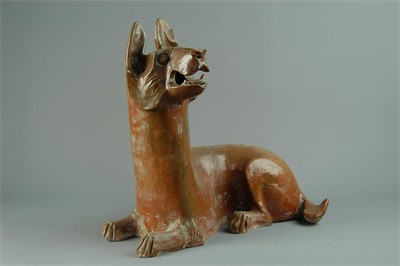 汉代红釉陶狗 